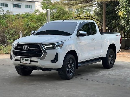 2022 TOYOTA Hilux