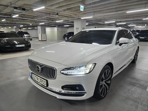 2021 VOLVO S90