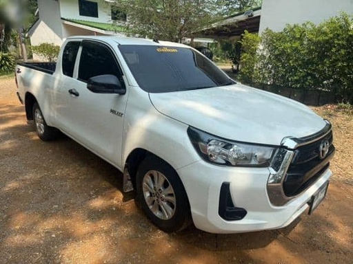 2023 TOYOTA Hilux