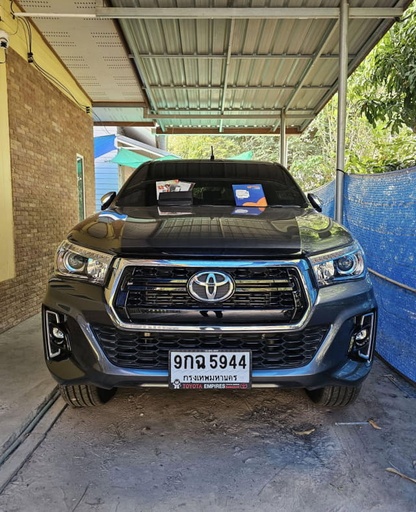 2019 TOYOTA Hilux