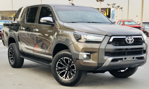 2019 TOYOTA Hilux