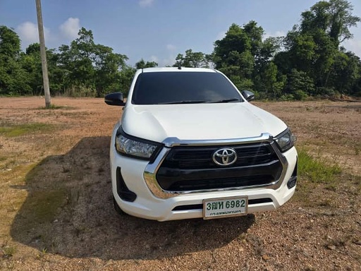 2023 TOYOTA Hilux
