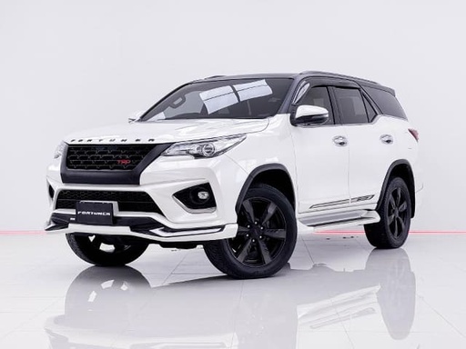 2018 TOYOTA Fortuner