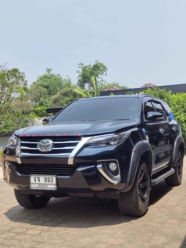 2017 TOYOTA Fortuner