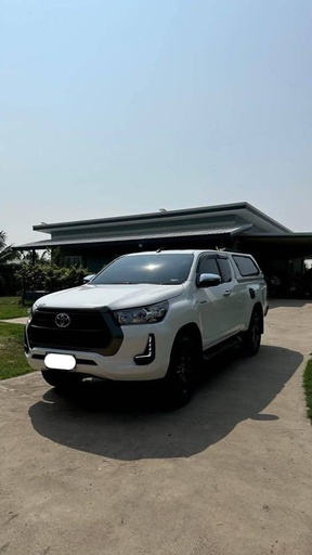 2021 TOYOTA Hilux