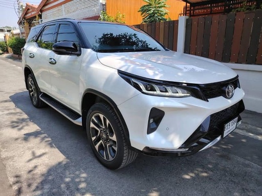 2020 TOYOTA Fortuner