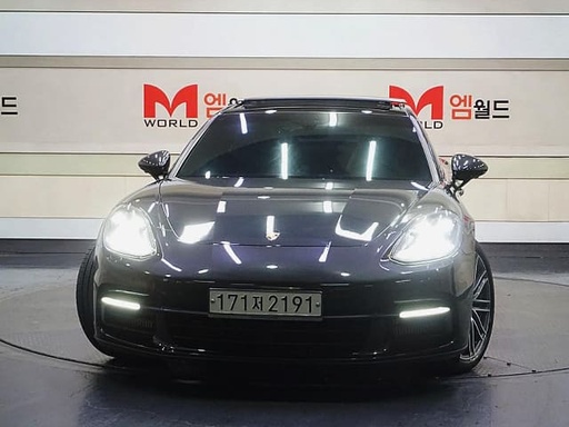 2018 Porsche Panamera