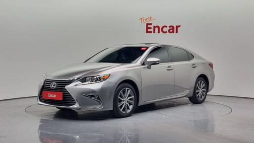 2017 LEXUS ES