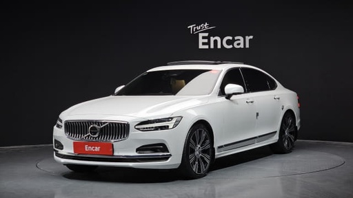 2022 VOLVO S90