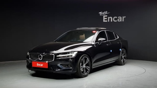 2021 VOLVO S60