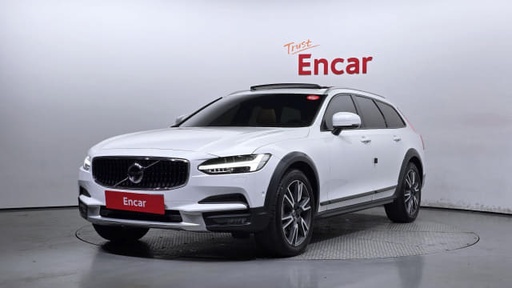 2020 VOLVO V90