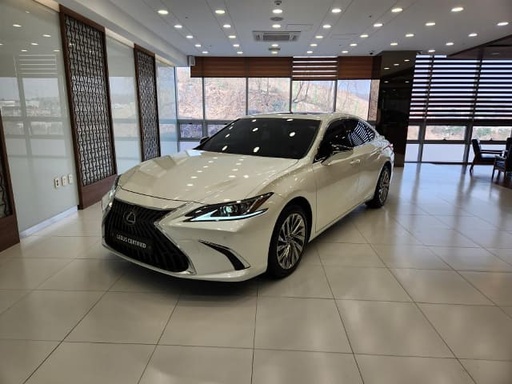 2025 LEXUS ES