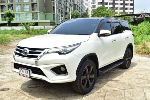 2017 TOYOTA Fortuner