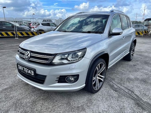 2016 VOLKSWAGEN Tiguan