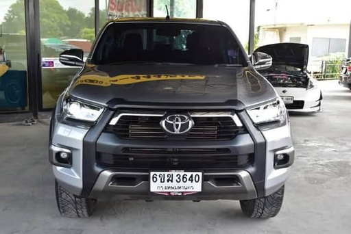 2023 TOYOTA Hilux