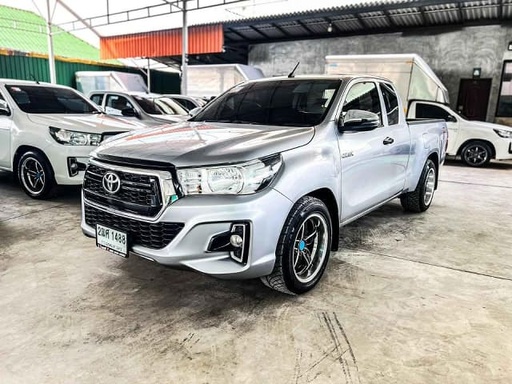 2019 TOYOTA Hilux