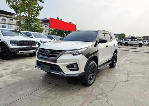 2016 TOYOTA Fortuner