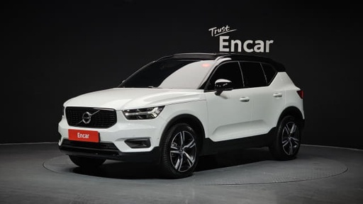 2019 VOLVO XC40