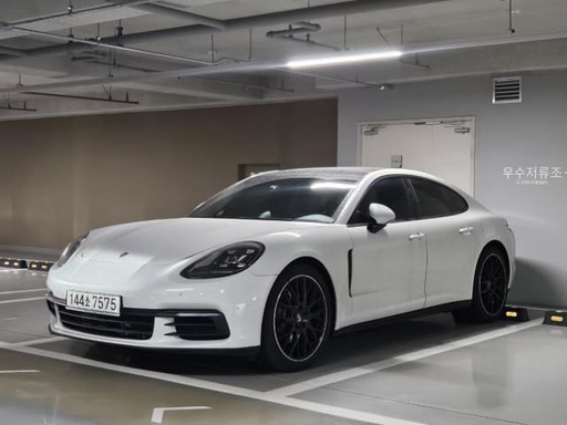 2020 Porsche Panamera