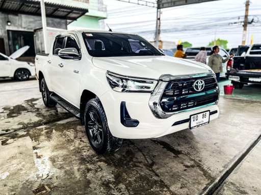 2022 TOYOTA Hilux