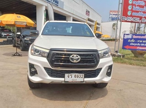 2019 TOYOTA Hilux