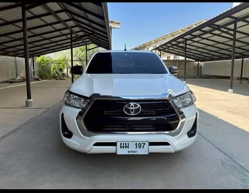 2024 TOYOTA Hilux