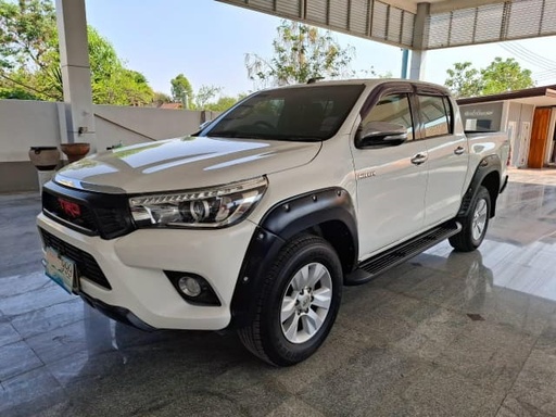 2017 TOYOTA Hilux
