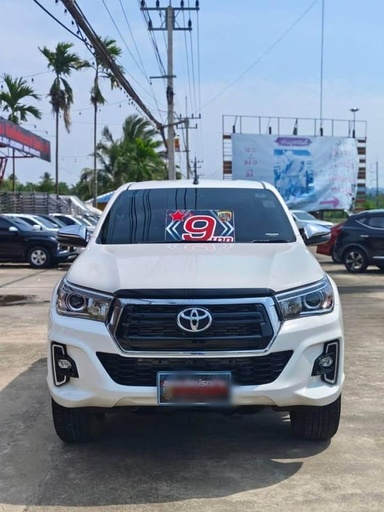 2019 TOYOTA Hilux