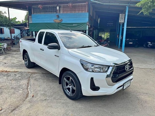 2022 TOYOTA Hilux