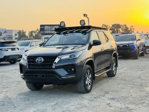 2020 TOYOTA Fortuner