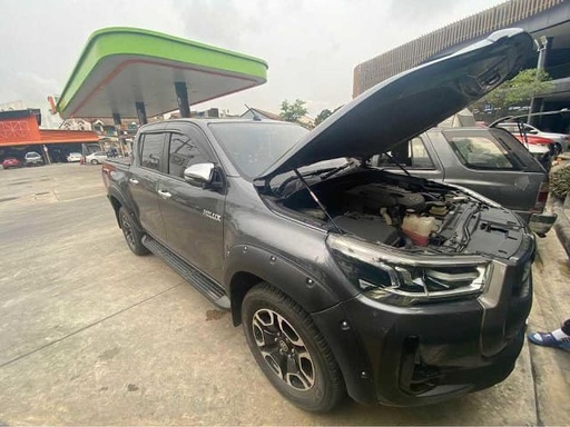 2020 TOYOTA Hilux