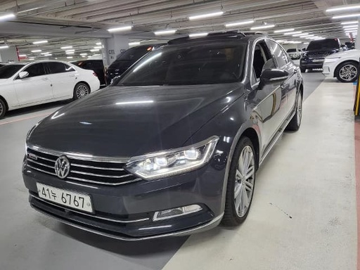 2018 VOLKSWAGEN Passat