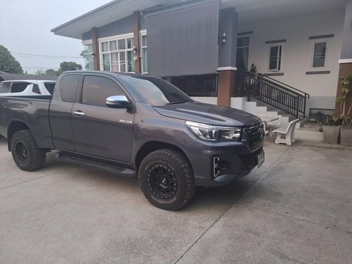 2017 TOYOTA Hilux
