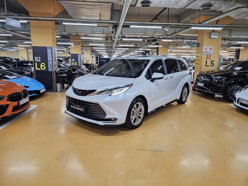 2023 TOYOTA Sienna