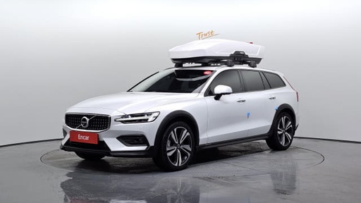 2021 VOLVO V60
