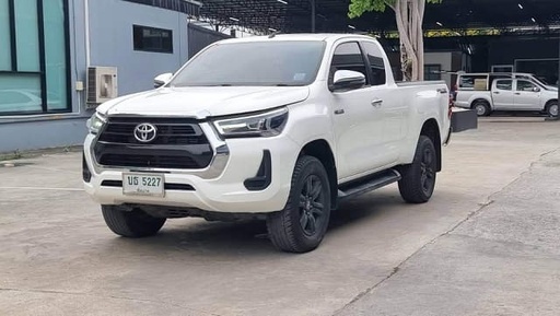 2021 TOYOTA Hilux