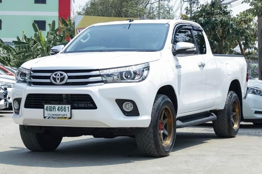 2017 TOYOTA Hilux