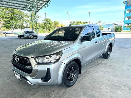 2020 TOYOTA Hilux
