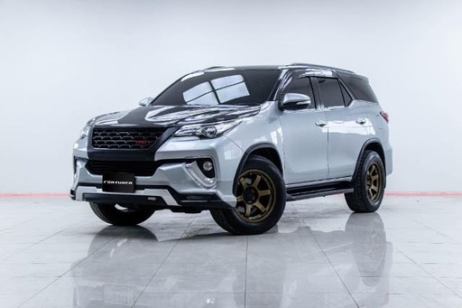 2017 TOYOTA Fortuner