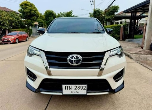 2019 TOYOTA Fortuner