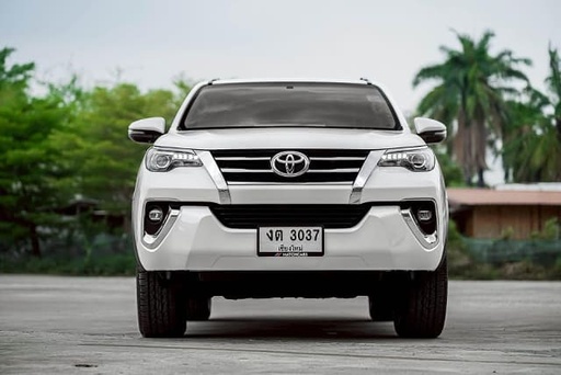 2017 TOYOTA Fortuner