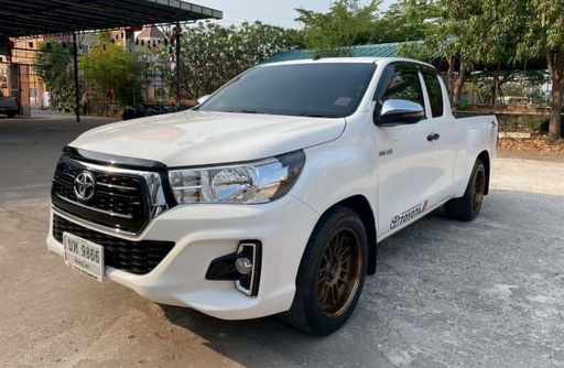 2019 TOYOTA Hilux, 