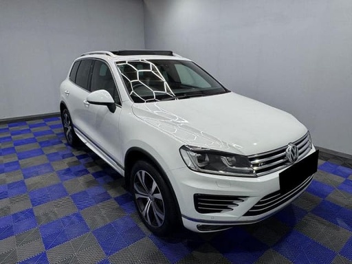2016 VOLKSWAGEN Touareg