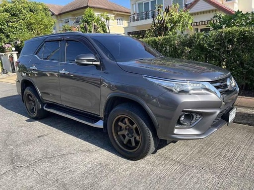 2019 TOYOTA Fortuner