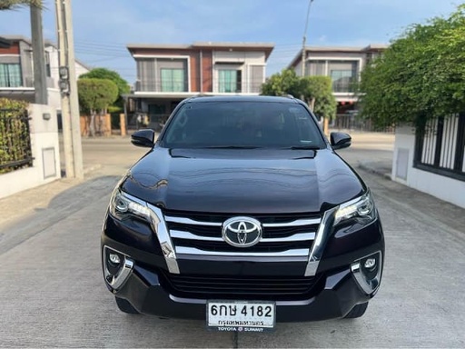 2017 TOYOTA Fortuner