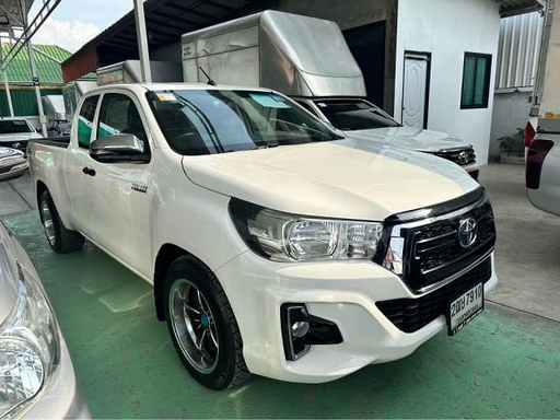 2019 TOYOTA Hilux