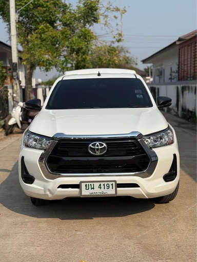 2022 TOYOTA Hilux