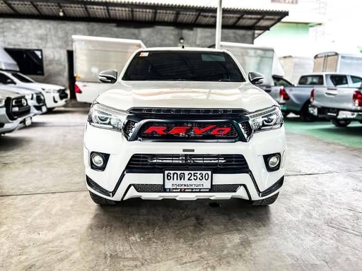 2017 TOYOTA Hilux