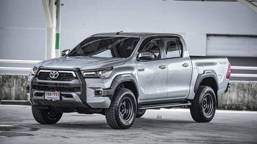 2023 TOYOTA Hilux