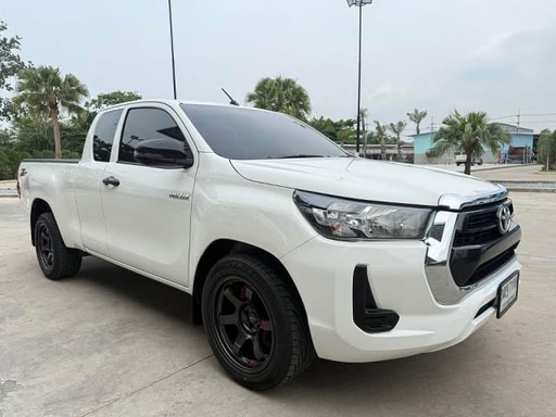 2021 TOYOTA Hilux, 